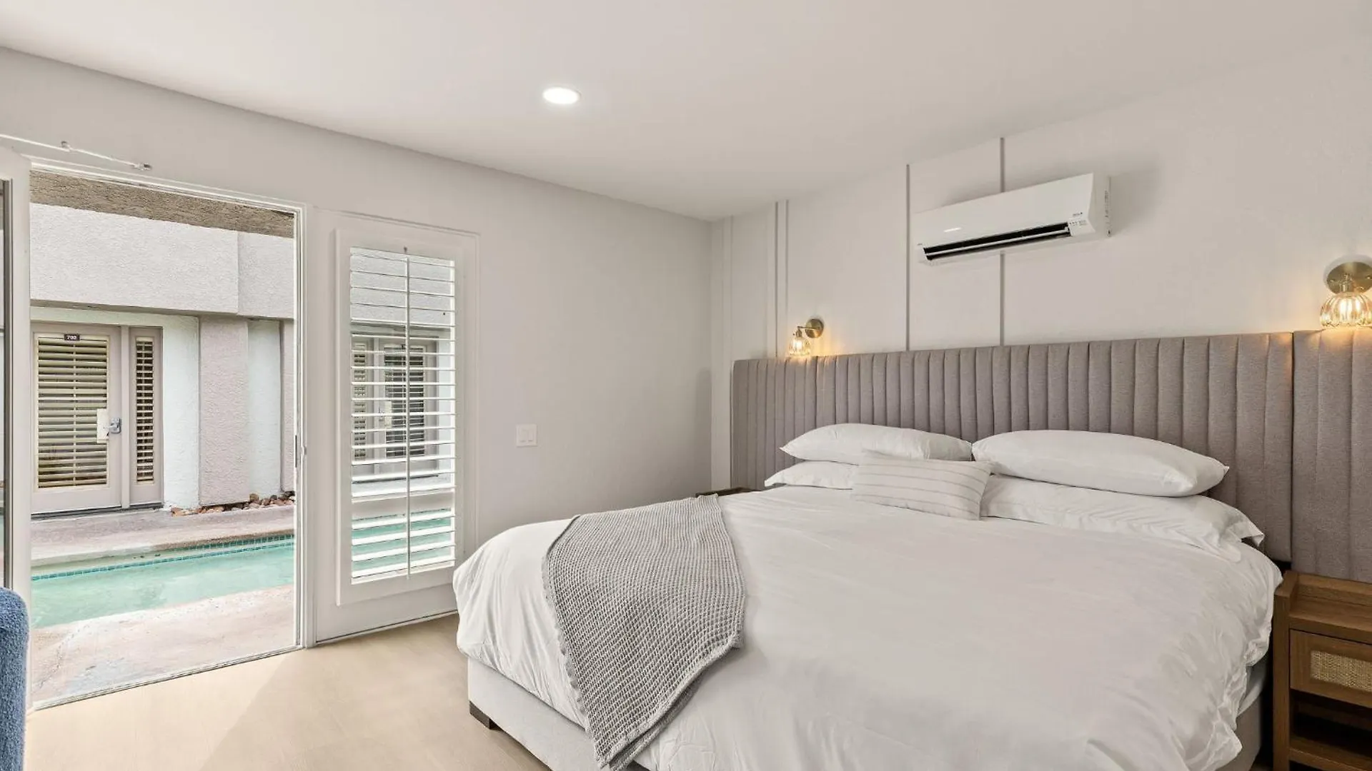Casa Oliver Hotel & Resort - A Men'S Clothing Optional Resort In Palm Springs
