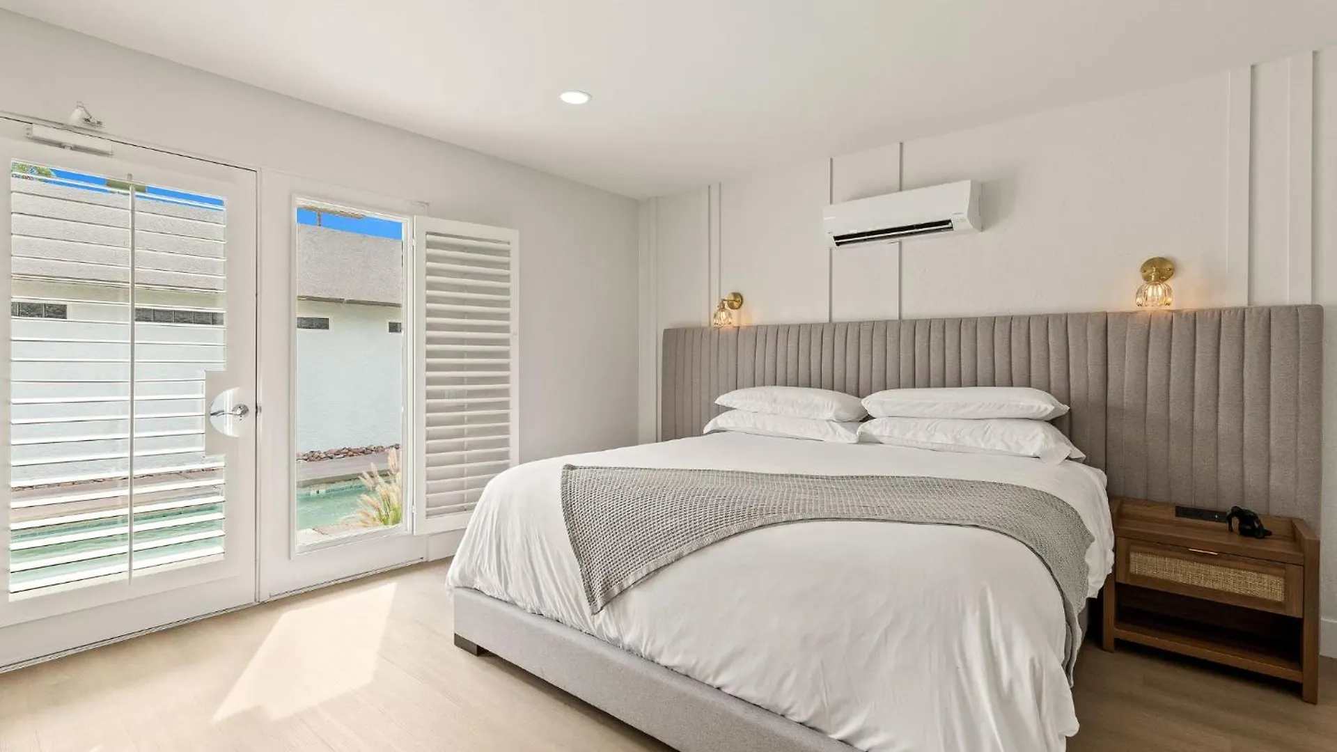 Casa Oliver Hotel & Resort - A Men'S Clothing Optional Resort In Palm Springs 0*,