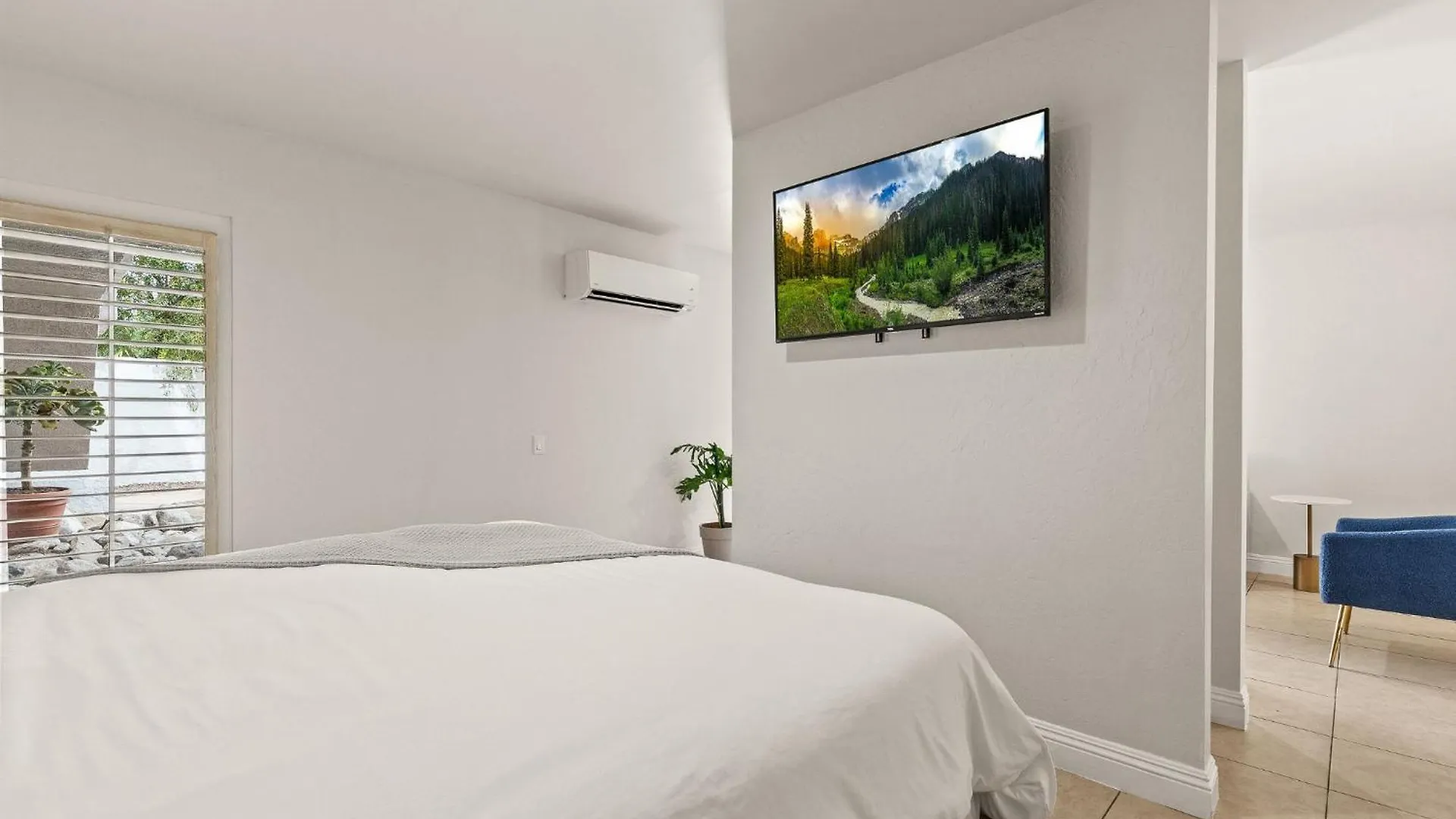 Casa Oliver Hotel & Resort - A Men'S Clothing Optional Resort In Palm Springs
