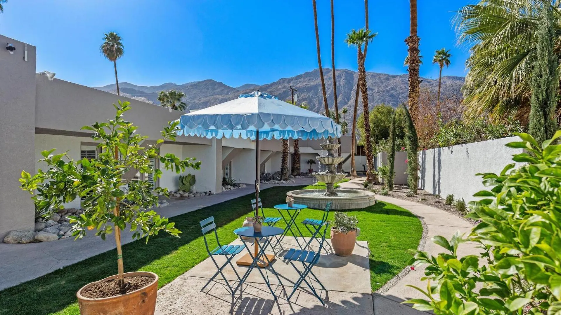 Casa Oliver Hotel & Resort - A Men'S Clothing Optional Resort In Palm Springs